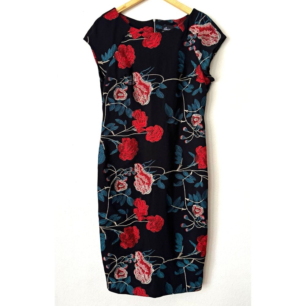 Beige by eci Black Embroidered Floral Sheath Dress Cap Sleeve Boat Neck Back Zip